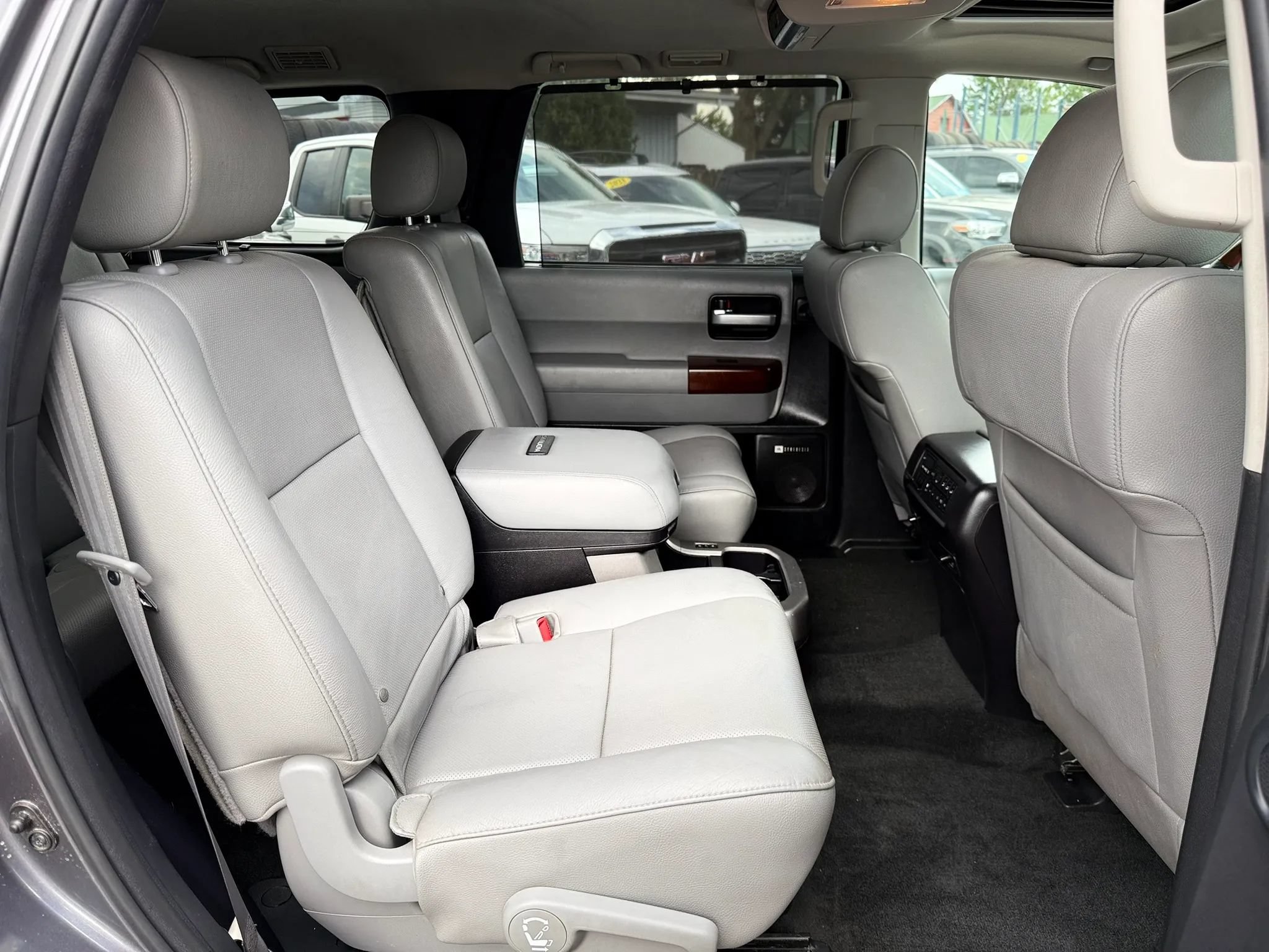 Used 2017 Toyota Sequoia Platinum AWD/4WD image 20