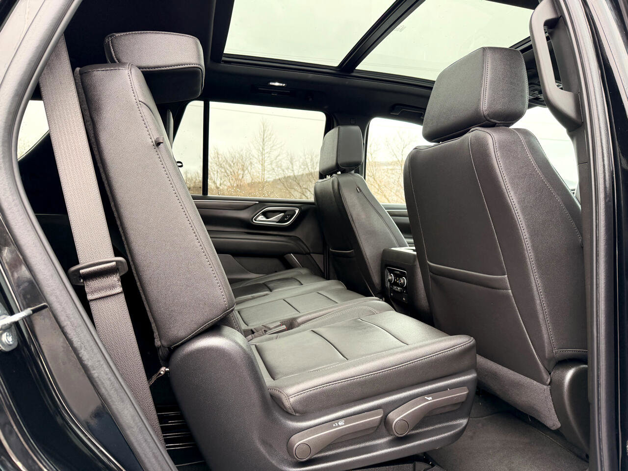 Used 2024 Chevrolet Tahoe Z71 image 37