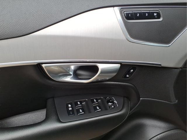 Used 2023 Volvo XC90 B5 Core AWD/4WD image 11