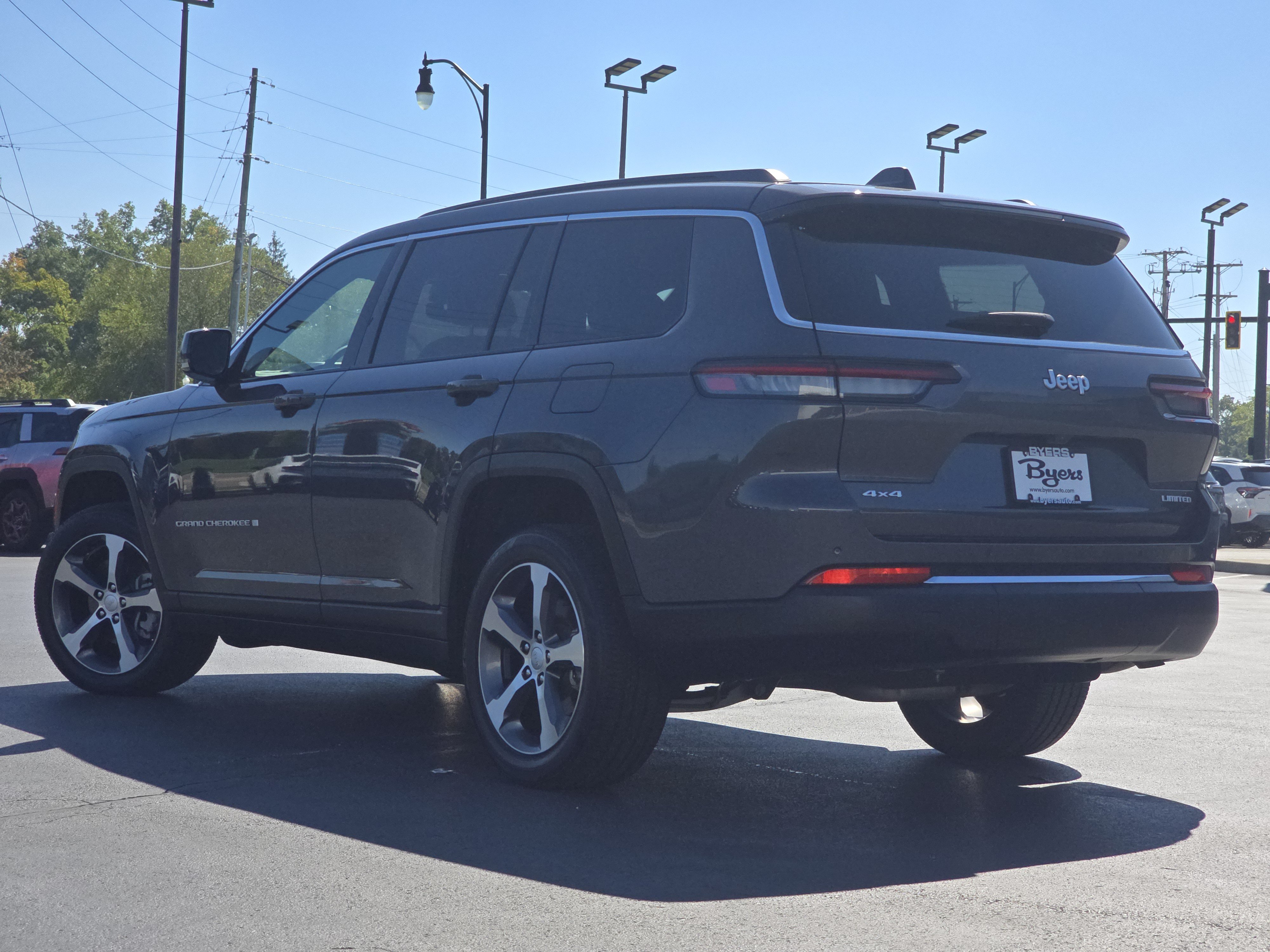 Used 2024 Jeep Grand Cherokee L Limited AWD/4WD image 5