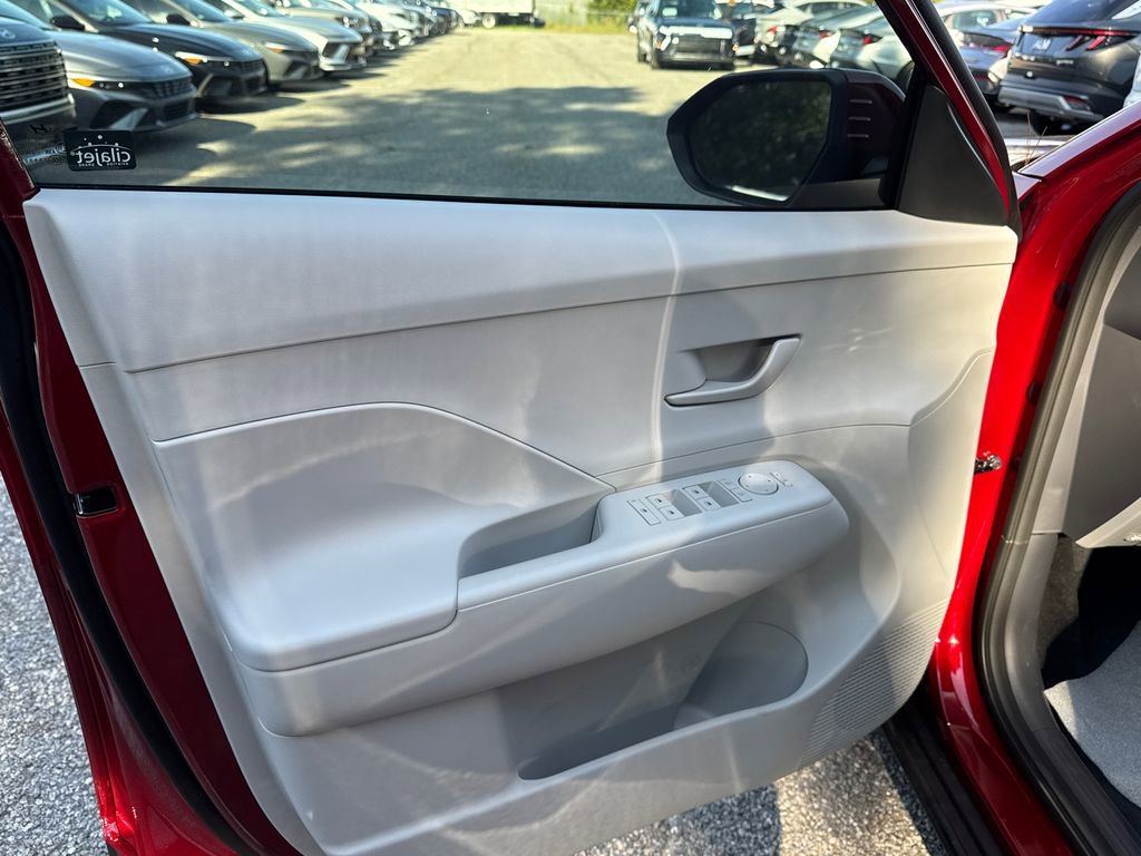 New 2026 Hyundai Kona SE image 10