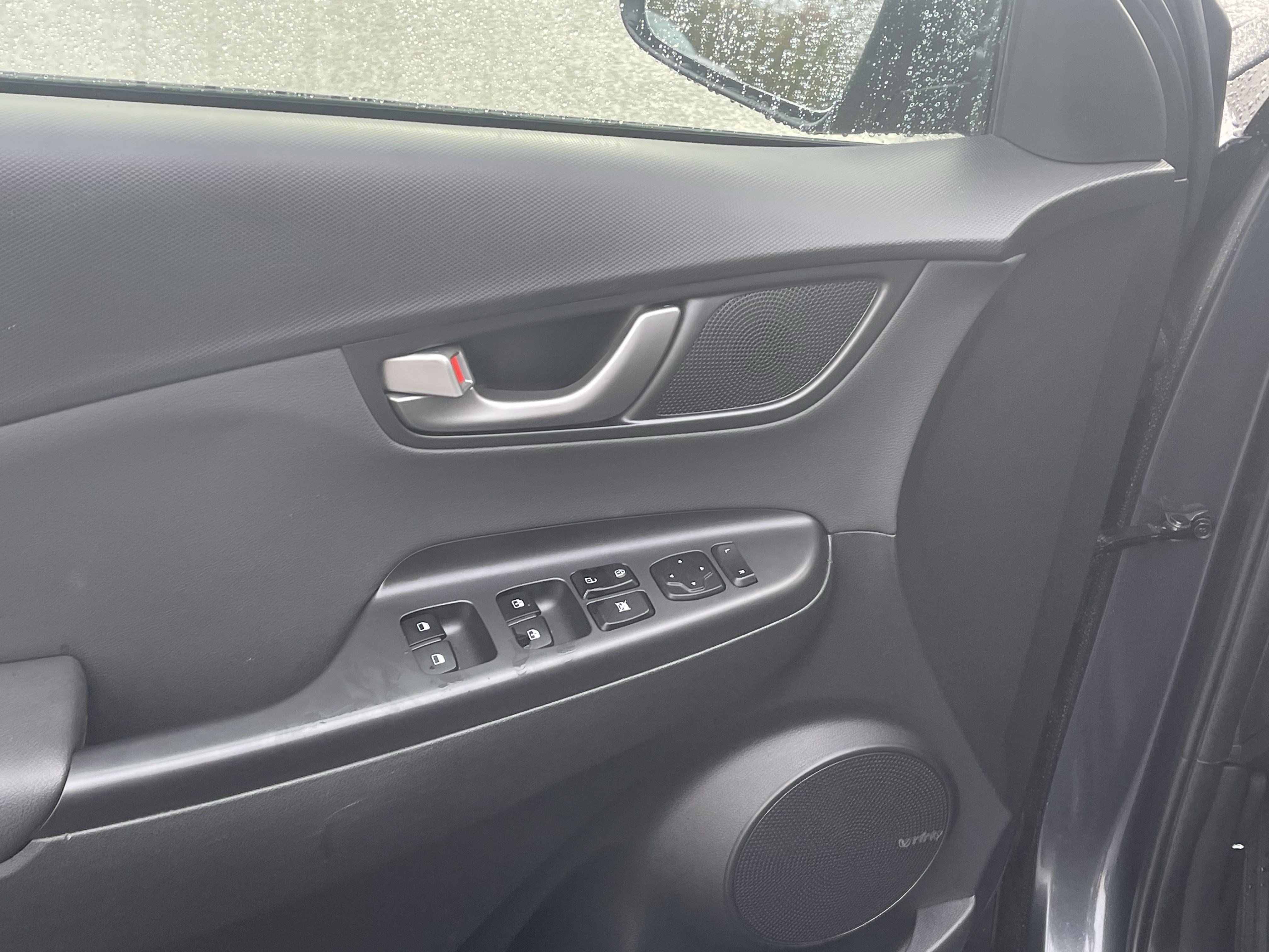 Used 2019 Hyundai Kona Limited FWD image 17