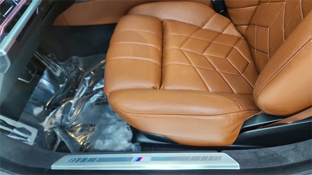 Used 2023 BMW i7 xDrive60 image 34