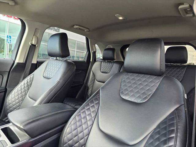 Used 2024 Ford Edge Titanium image 24