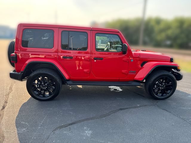 Used 2025 Jeep Wrangler Unlimited Sahara AWD/4WD image 6