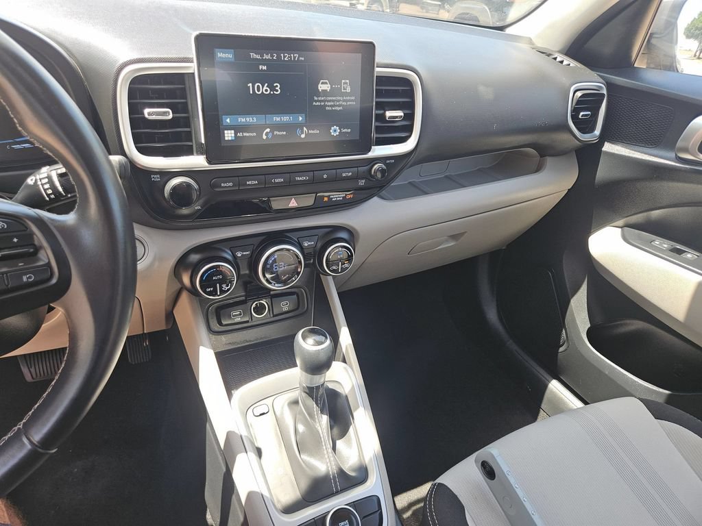 Used 2025 Hyundai Venue SEL FWD image 20