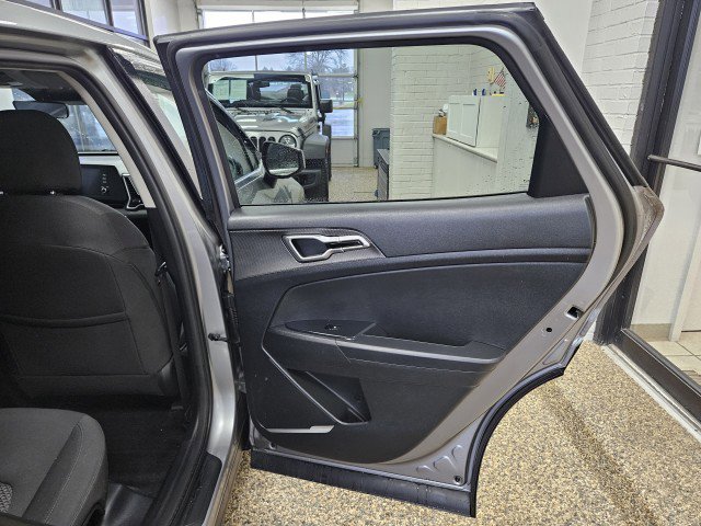 Used 2023 Kia Sportage LX image 16
