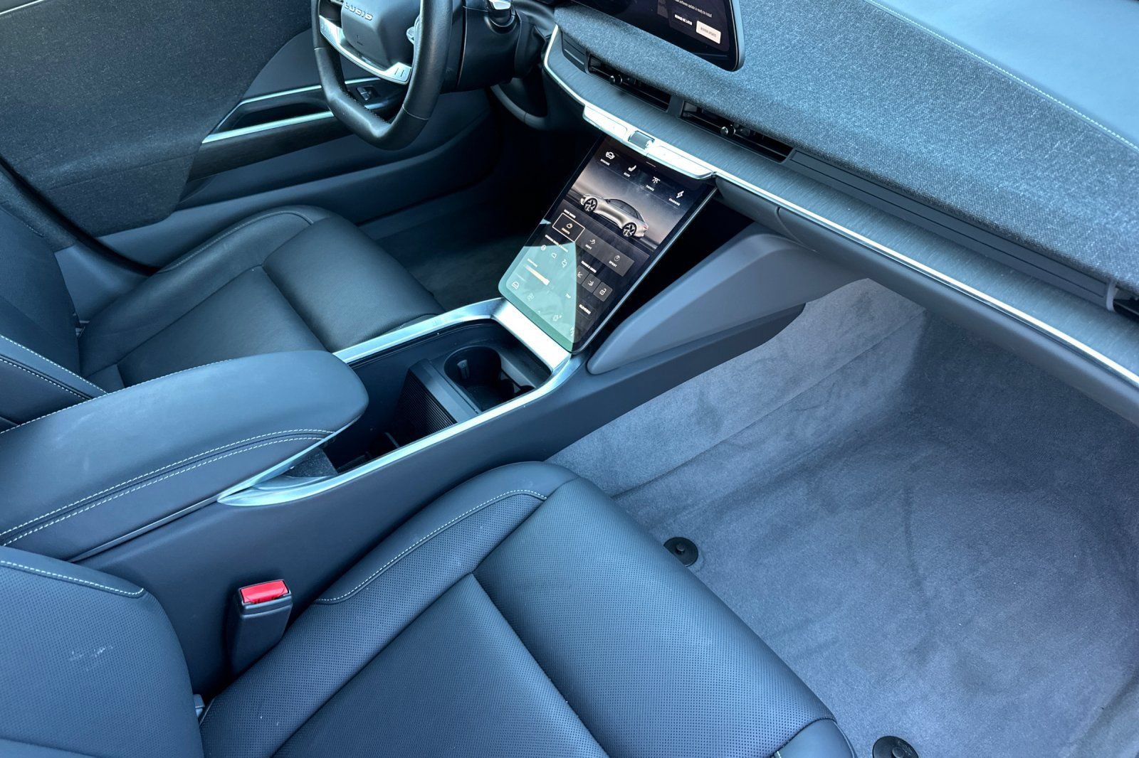 Used 2025 Lucid Air Pure RWD image 19