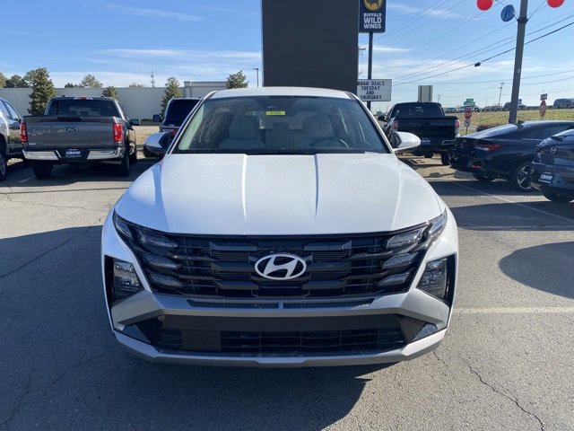 New 2025 Hyundai Tucson SE image 2