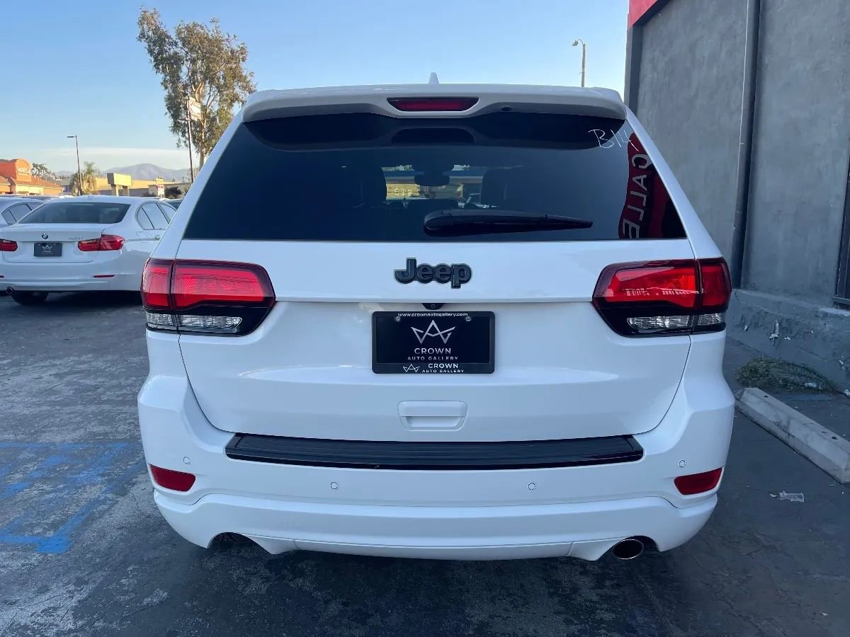 Used 2018 Jeep Grand Cherokee Altitude RWD image 8