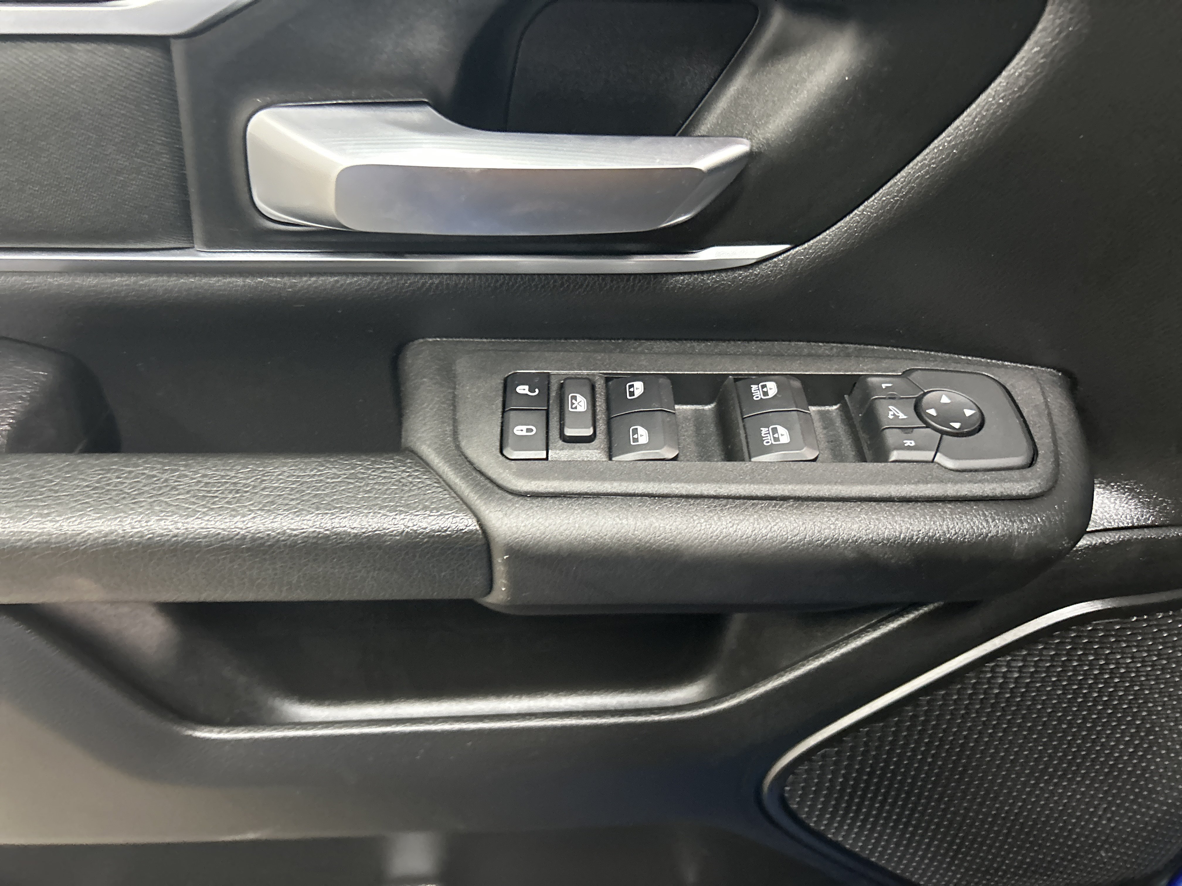 Used 2025 RAM 1500 Big Horn AWD/4WD image 24