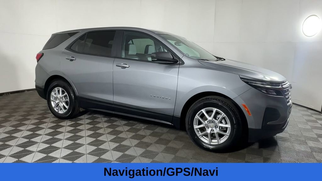 Used 2023 Chevrolet Equinox LS w/ LS Convenience Package image 5