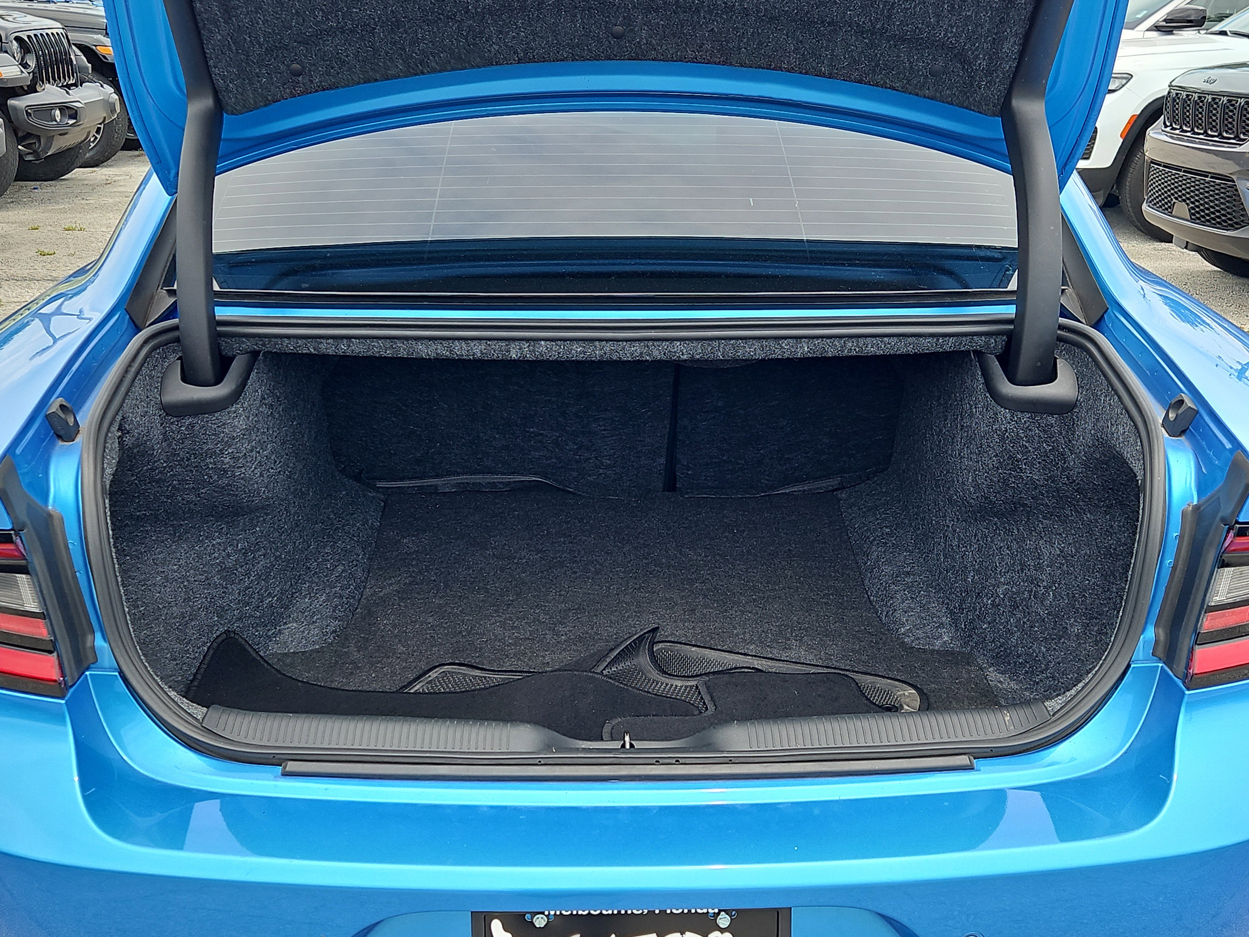 Used 2023 Dodge Charger SXT image 9
