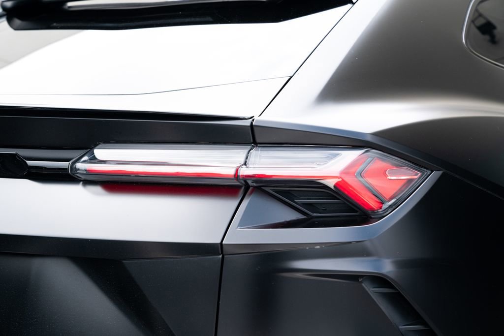 Used 2021 Lamborghini Urus AWD/4WD image 15