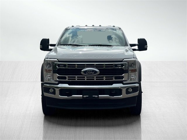 New 2025 Ford F550 4x4 Regular Cab Super Duty image 2