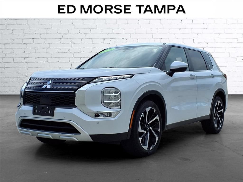Used 2024 Mitsubishi Outlander SE