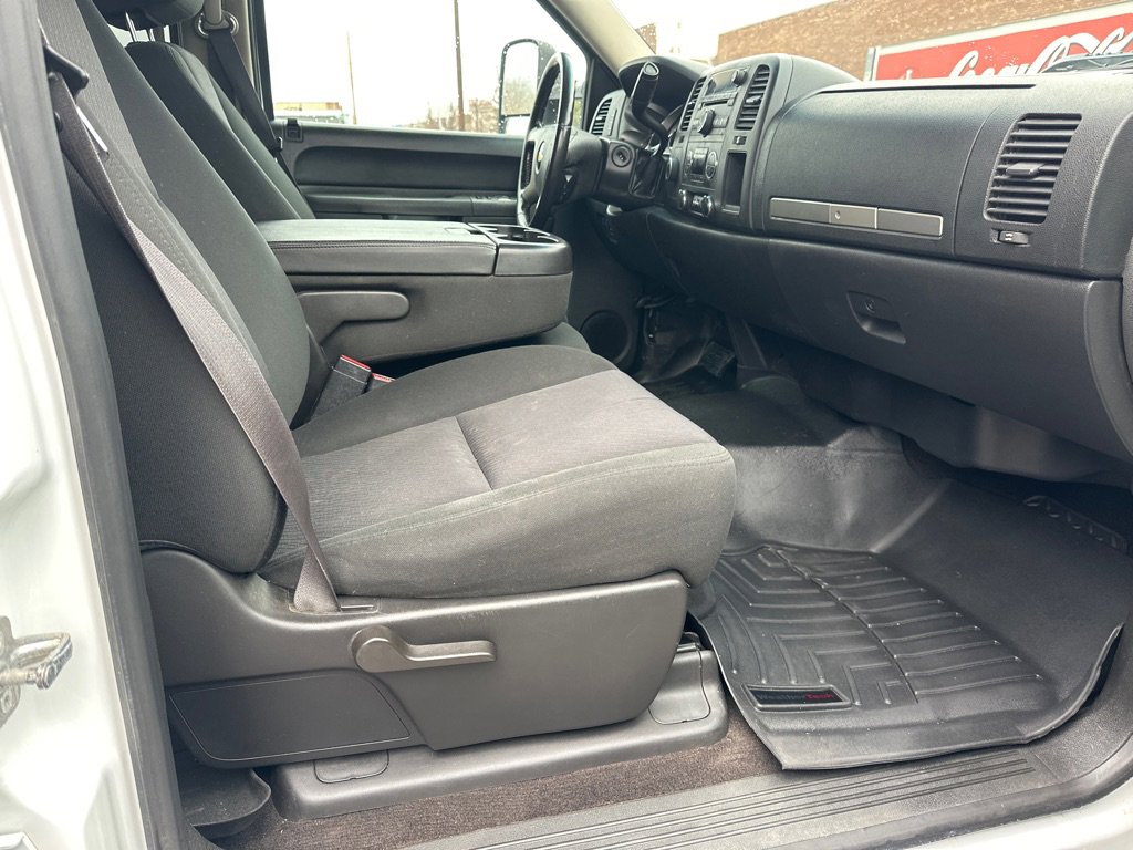 Used 2012 Chevrolet Silverado 2500 LT w/ Interior Plus Package image 8