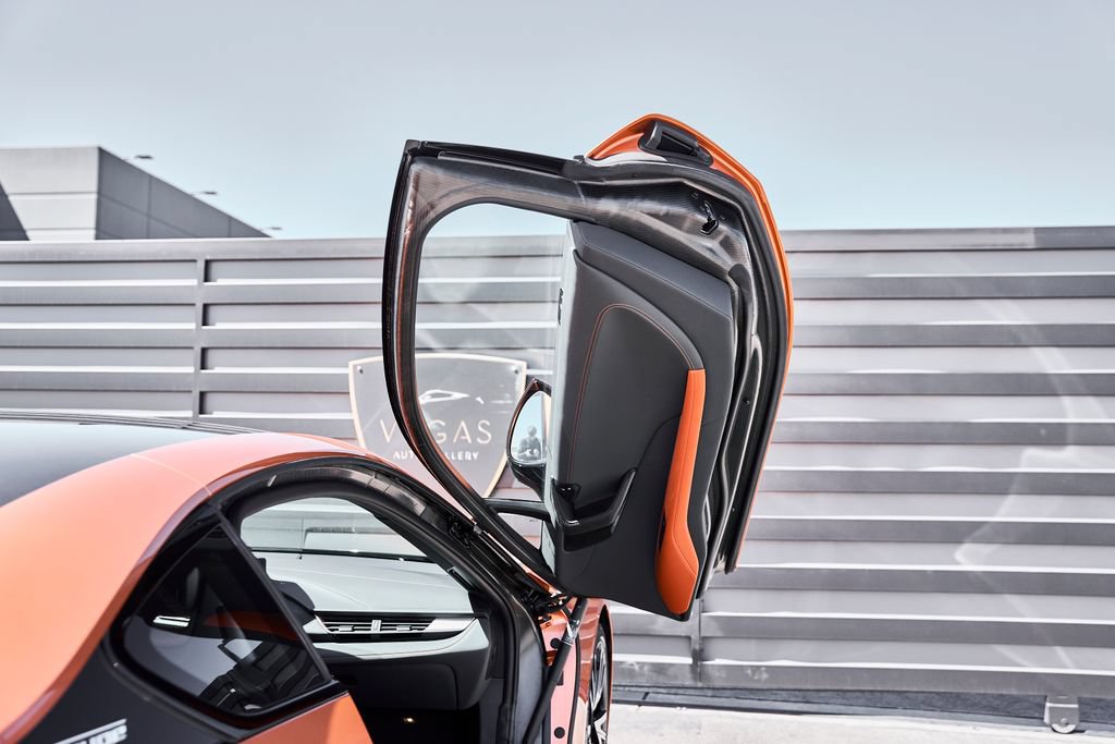 Used 2019 BMW i8 Coupe AWD/4WD image 26