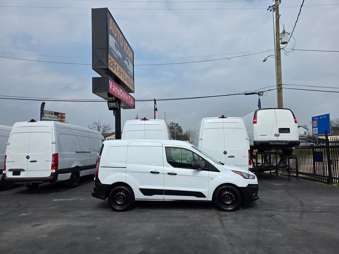 Used 2022 Ford Transit Connect XL FWD image 3
