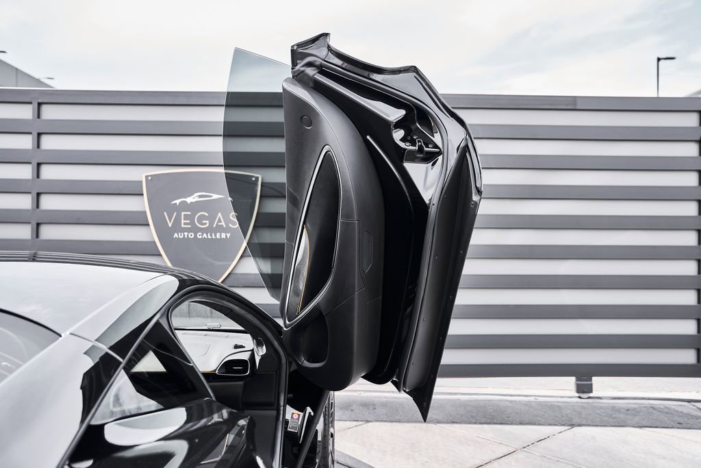 Used 2024 McLaren Artura image 25