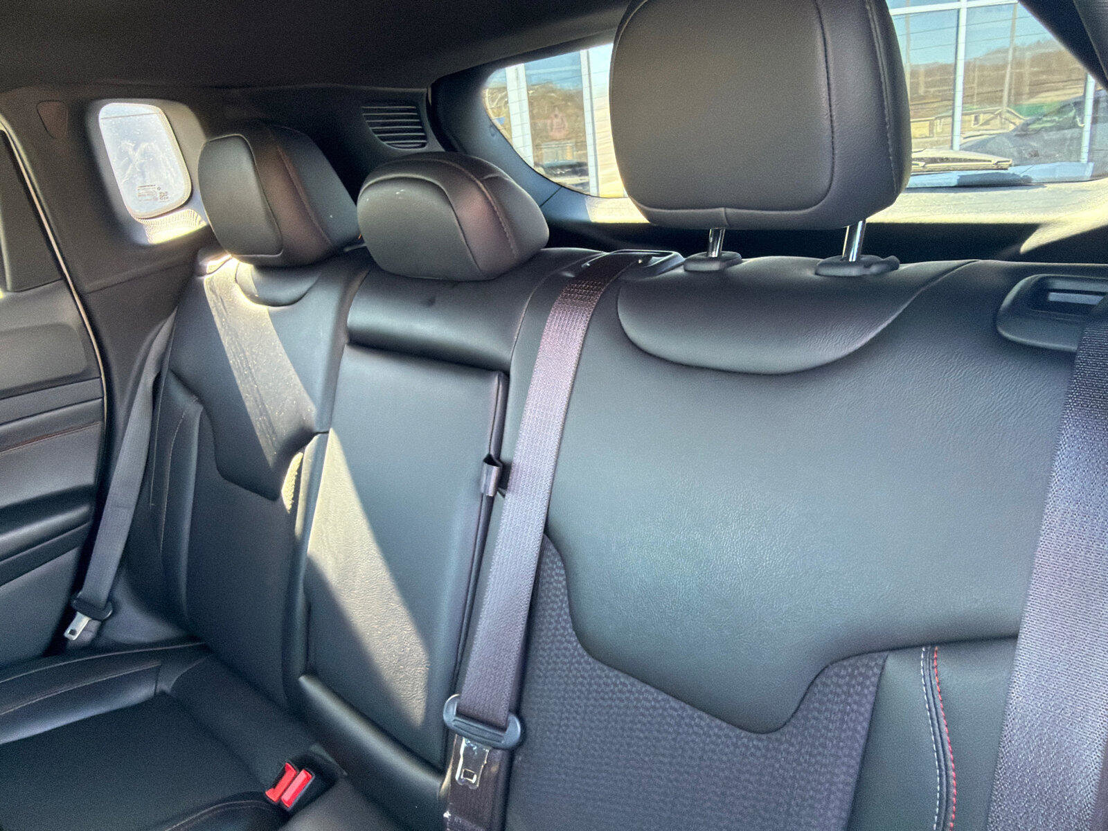 Used 2025 Jeep Compass Trailhawk image 19