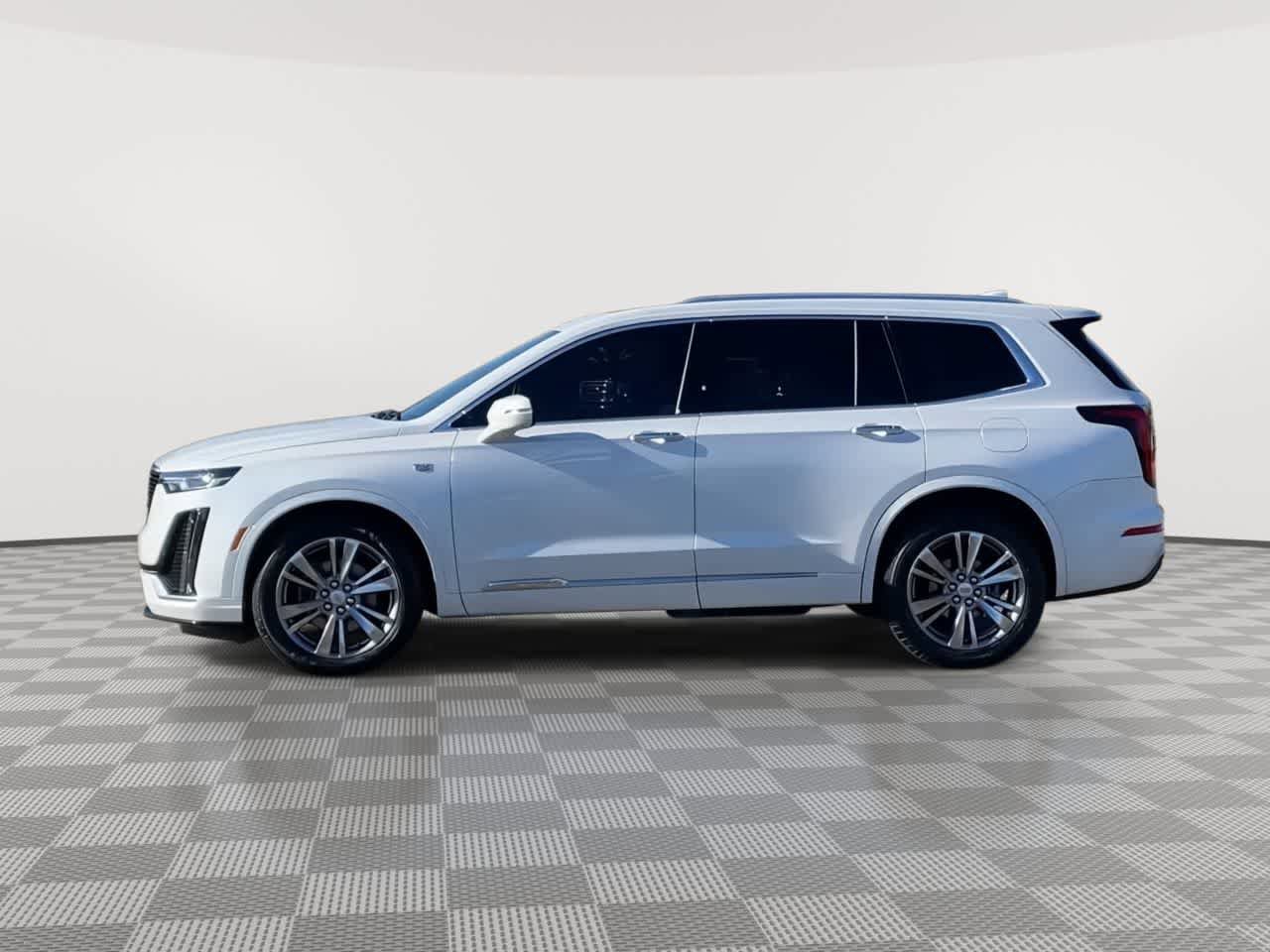 Used 2023 Cadillac XT6 Premium Luxury FWD image 5