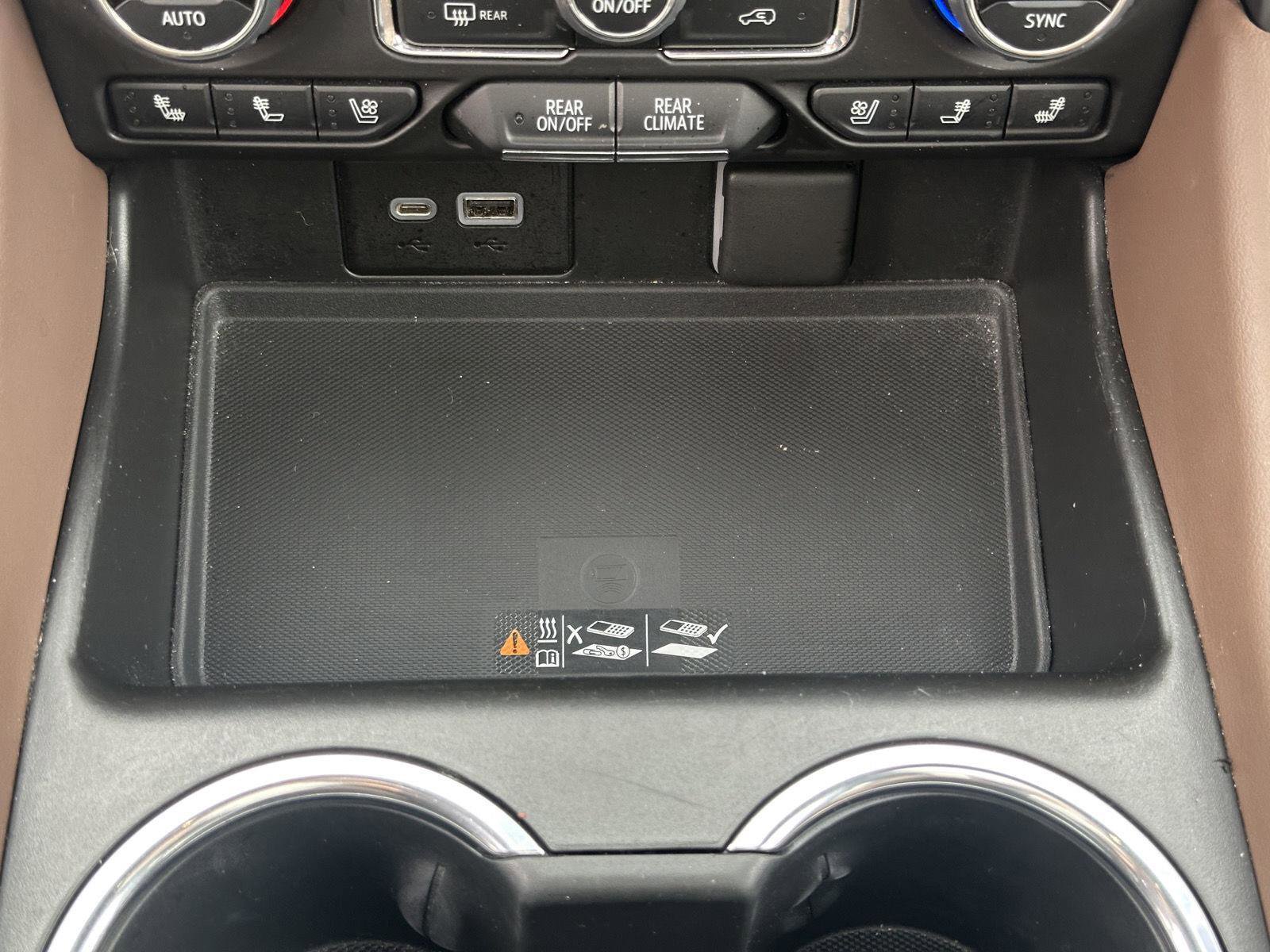 Used 2022 Chevrolet Suburban High Country image 24