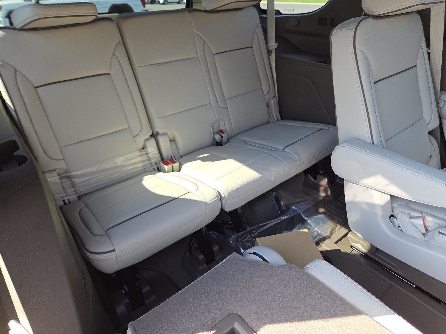 New 2026 GMC Yukon Denali w/ Denali Reserve Package AWD/4WD image 28
