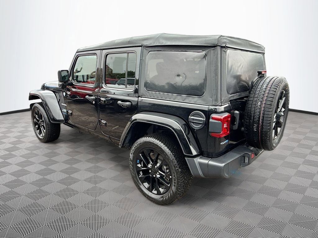 Used 2023 Jeep Wrangler Unlimited Sahara AWD/4WD image 8
