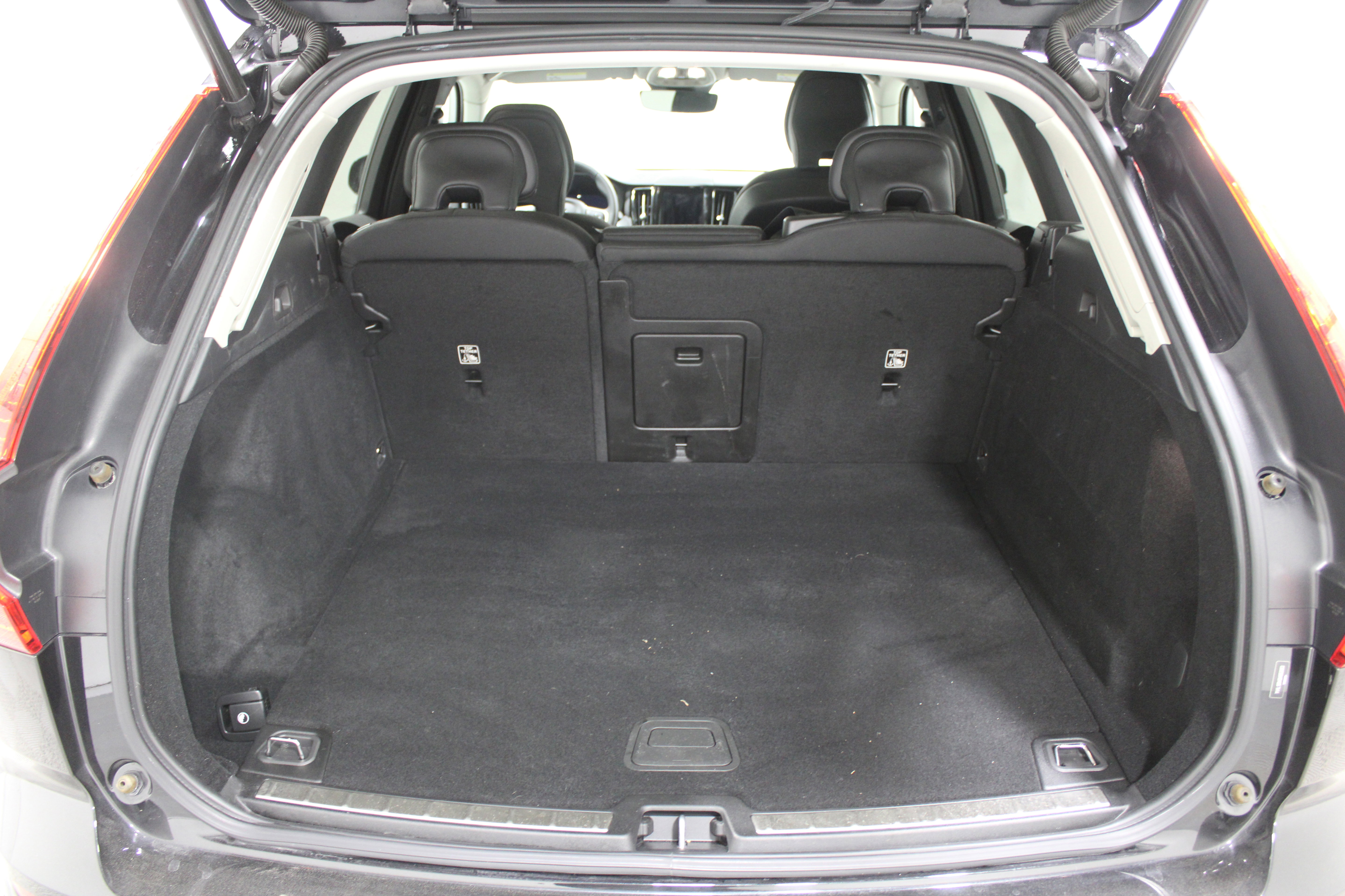 Used 2022 Volvo XC60 B5 Momentum AWD/4WD image 20