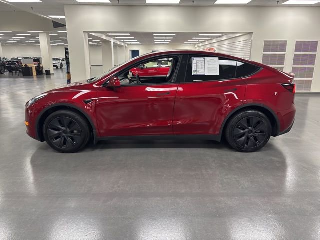 Used 2024 Tesla Model Y 2WD image 4