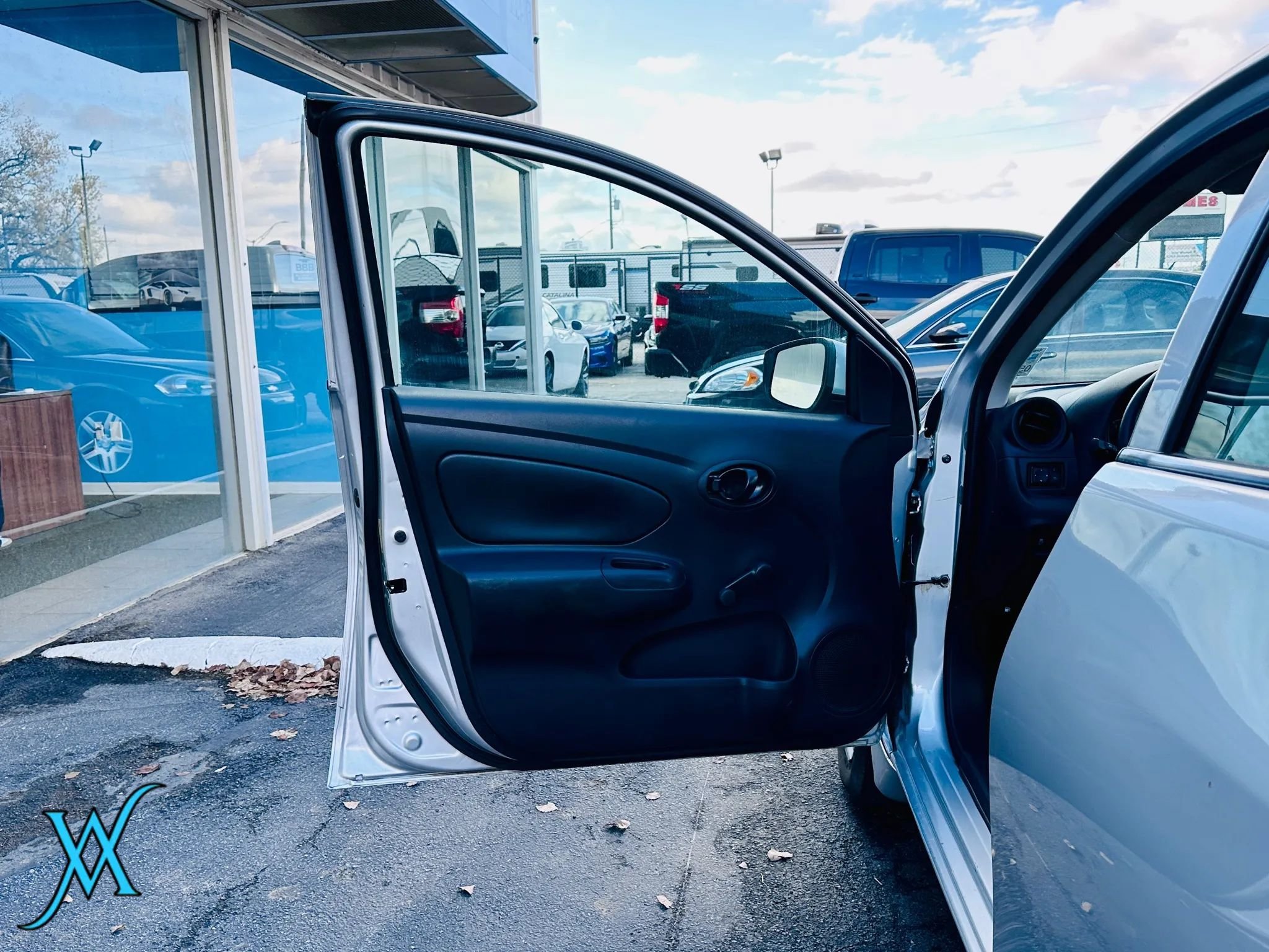Used 2019 Nissan Versa S Plus FWD image 11