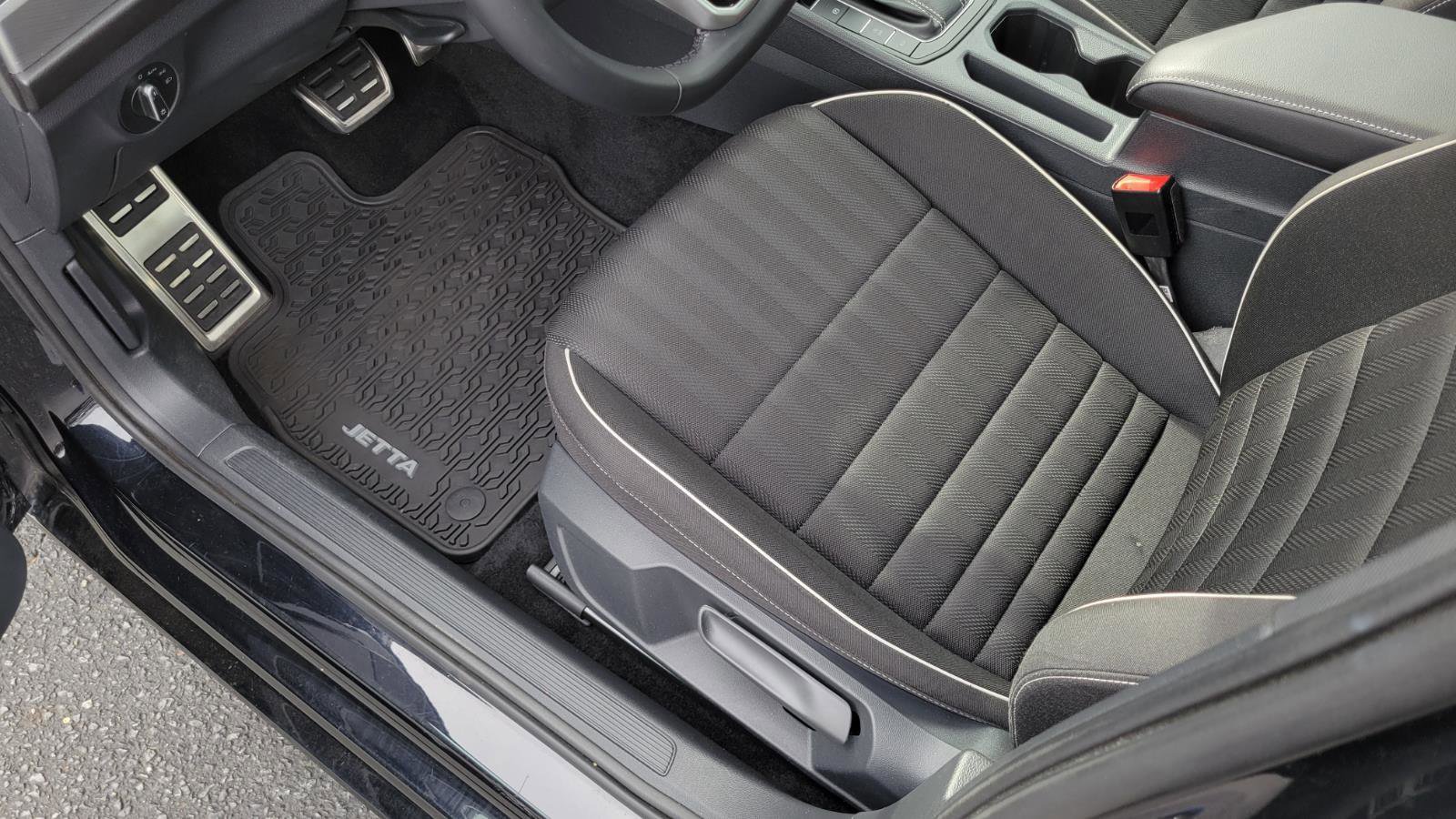 Used 2023 Volkswagen Jetta Sport image 18