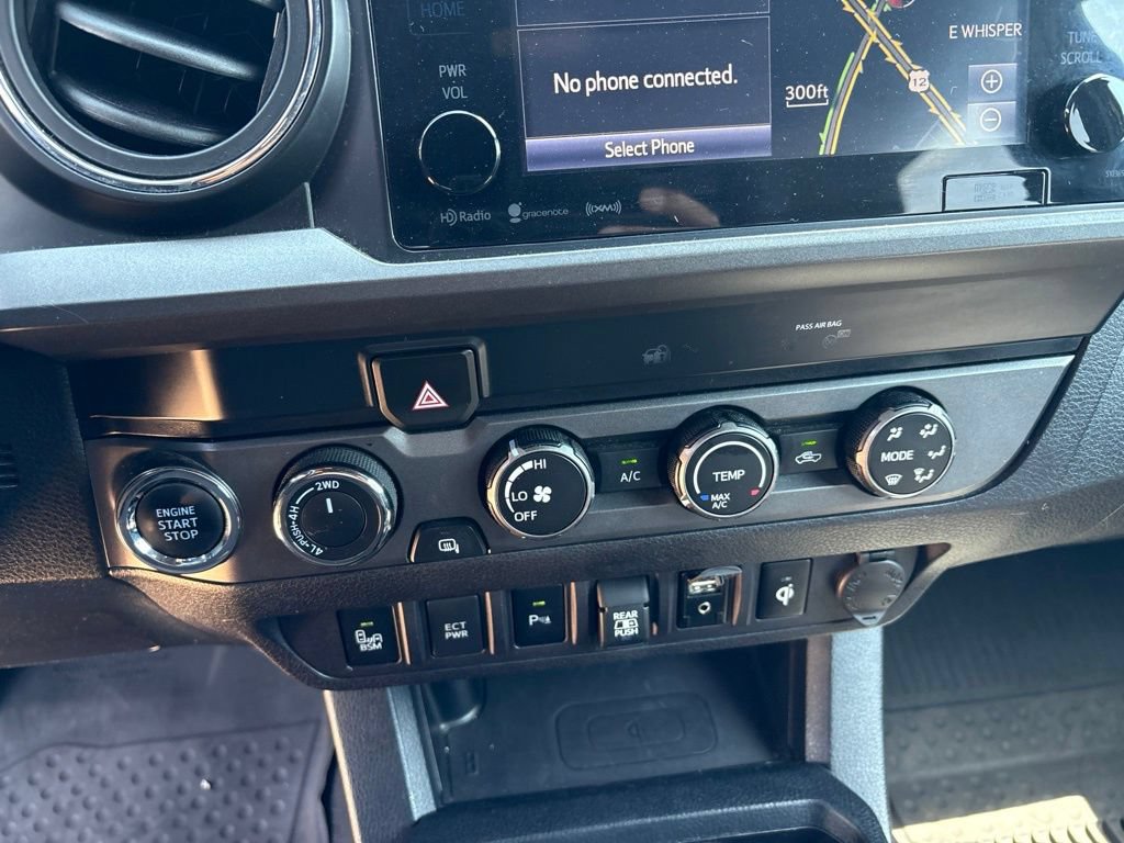 Used 2019 Toyota Tacoma TRD Off-Road w/ Technology Package AWD/4WD image 16