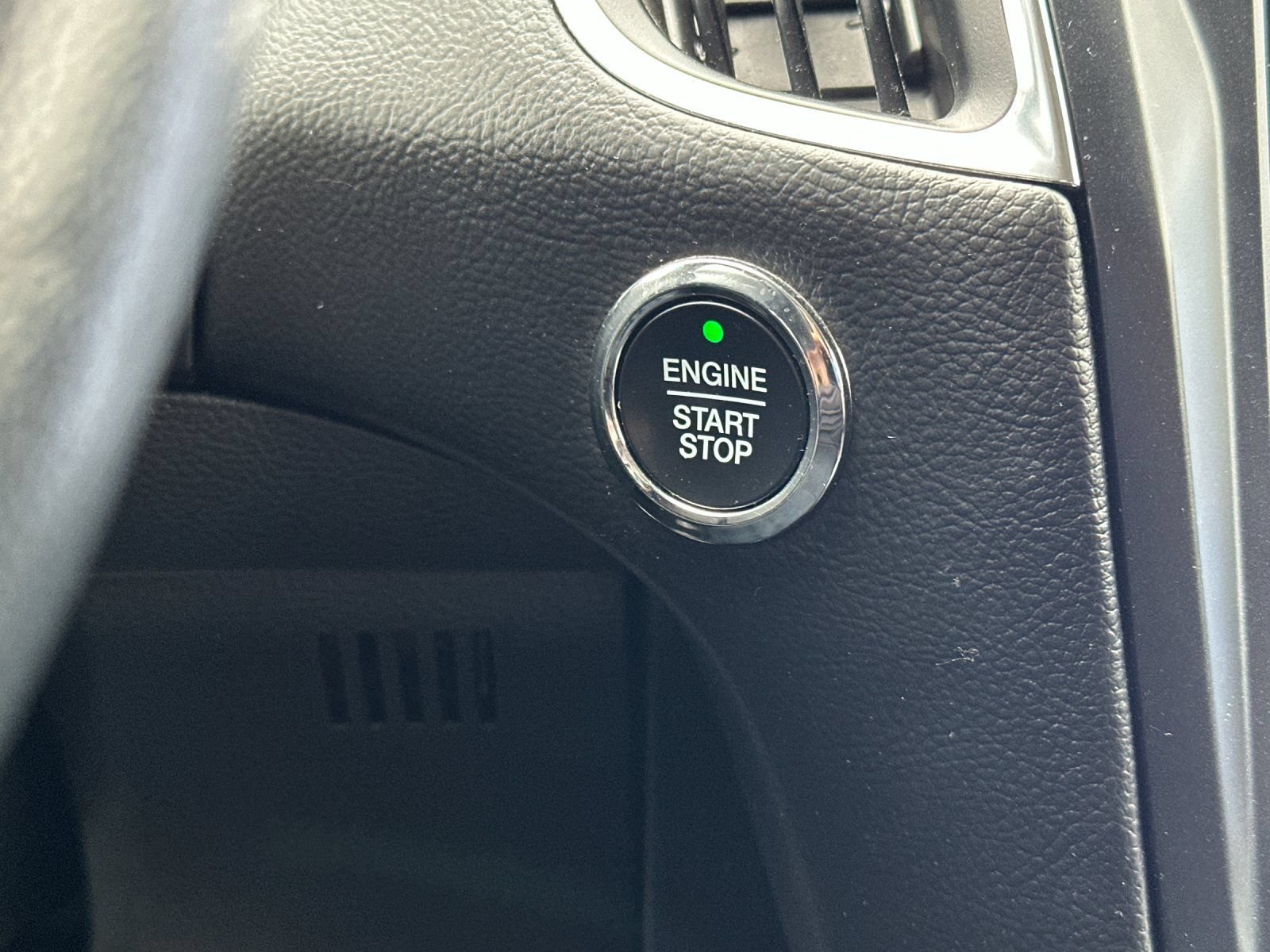 Used 2024 Ford Edge Titanium AWD/4WD image 20