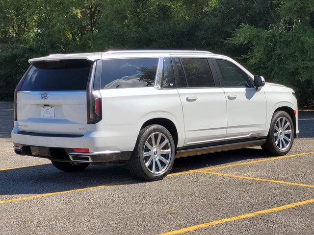 Used 2023 Cadillac Escalade ESV Premium Luxury Platinum w/ LPO, Floor Liner Package AWD/4WD image 4