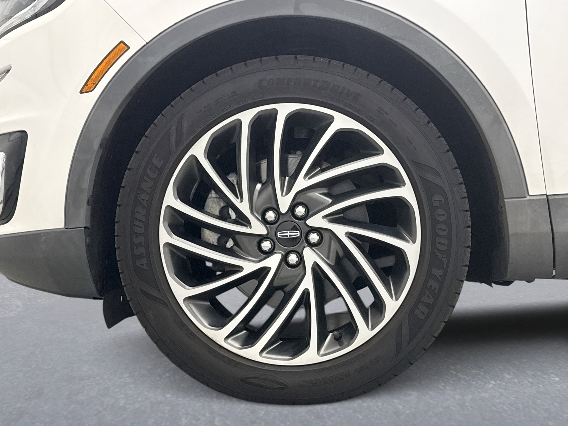 Used 2019 Lincoln Nautilus Reserve w/ Driver Assistance Package image 27