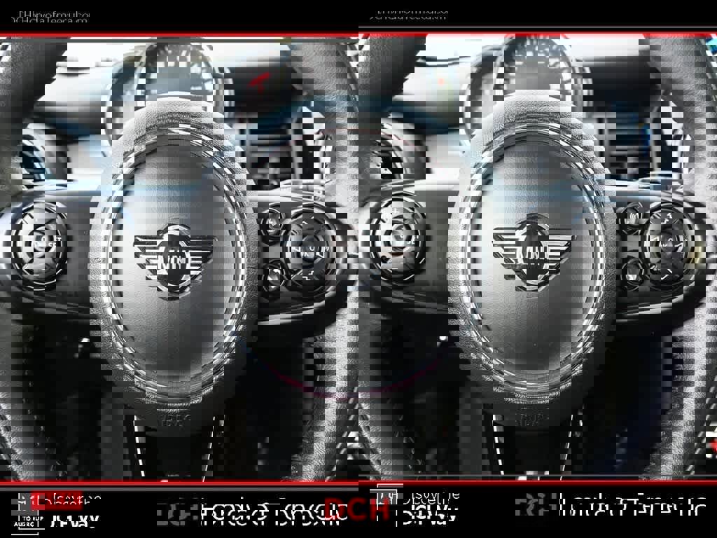 Used 2021 MINI Cooper 2-Door Hardtop image 8