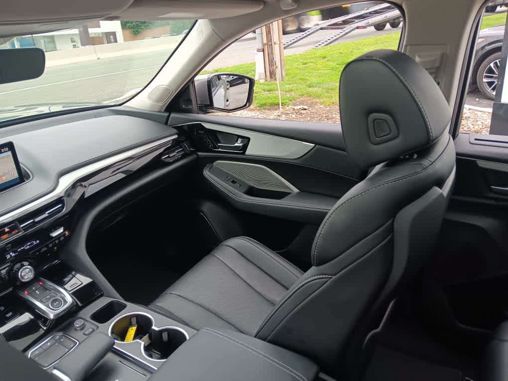 Used 2024 Acura MDX w/ Technology Package AWD/4WD image 12