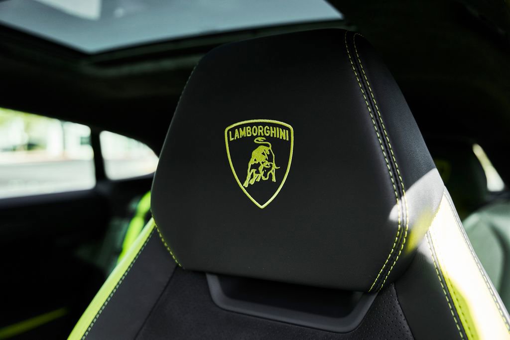 Used 2022 Lamborghini Urus AWD/4WD image 47
