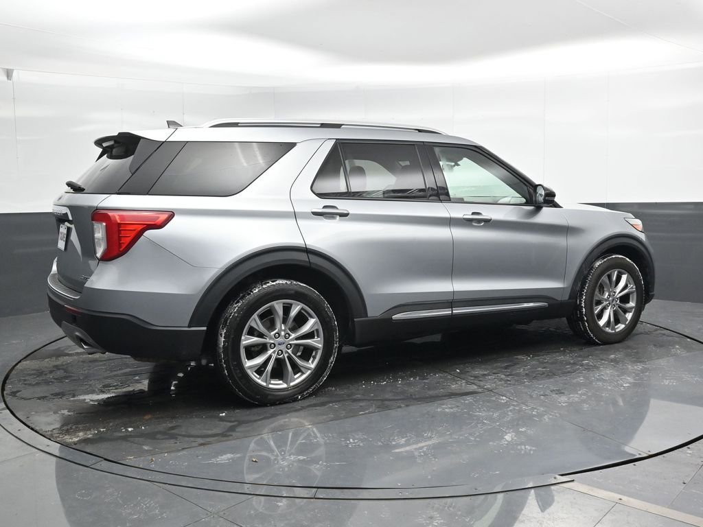 Used 2022 Ford Explorer Limited w/ Equipment Group 301A image 4