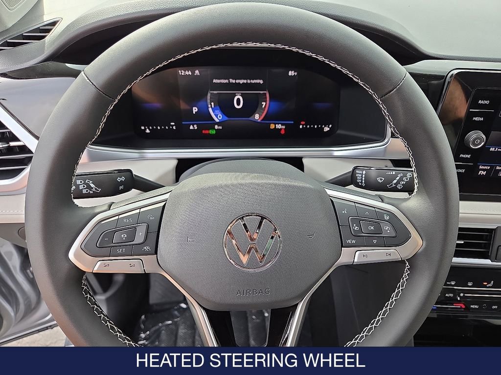 New 2025 Volkswagen Taos SE image 14
