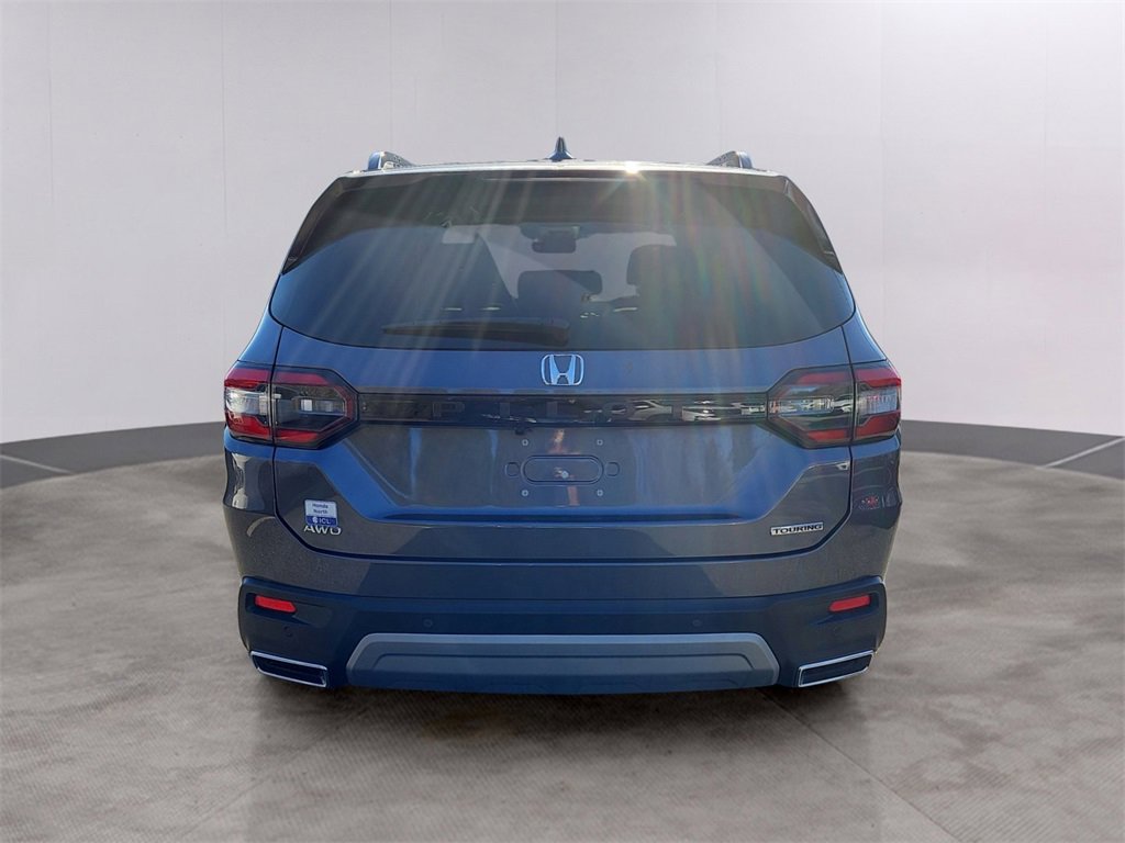 Certified 2025 Honda Pilot Touring image 5