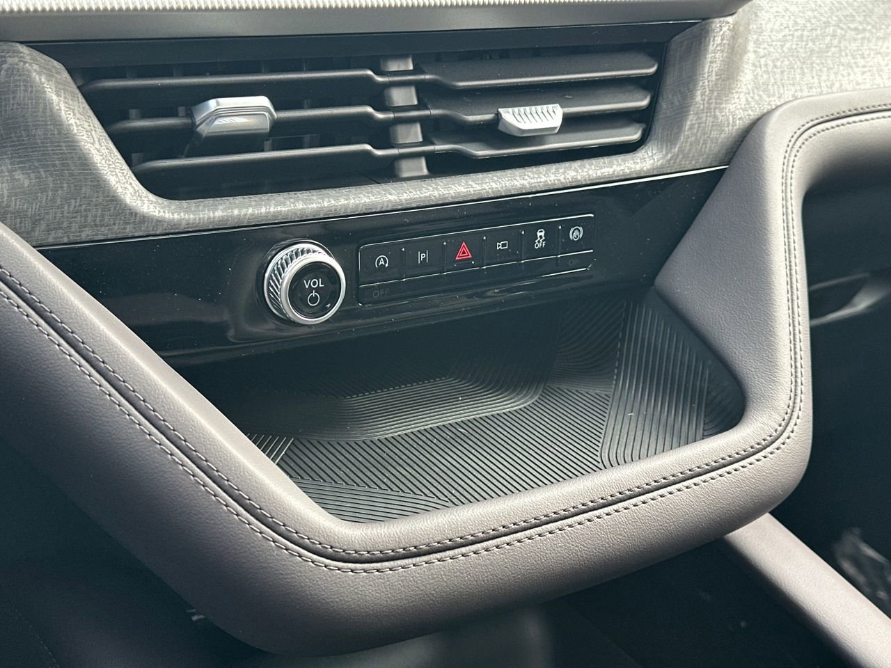 New 2026 Ford Explorer Platinum w/ LUX Leather Package image 30