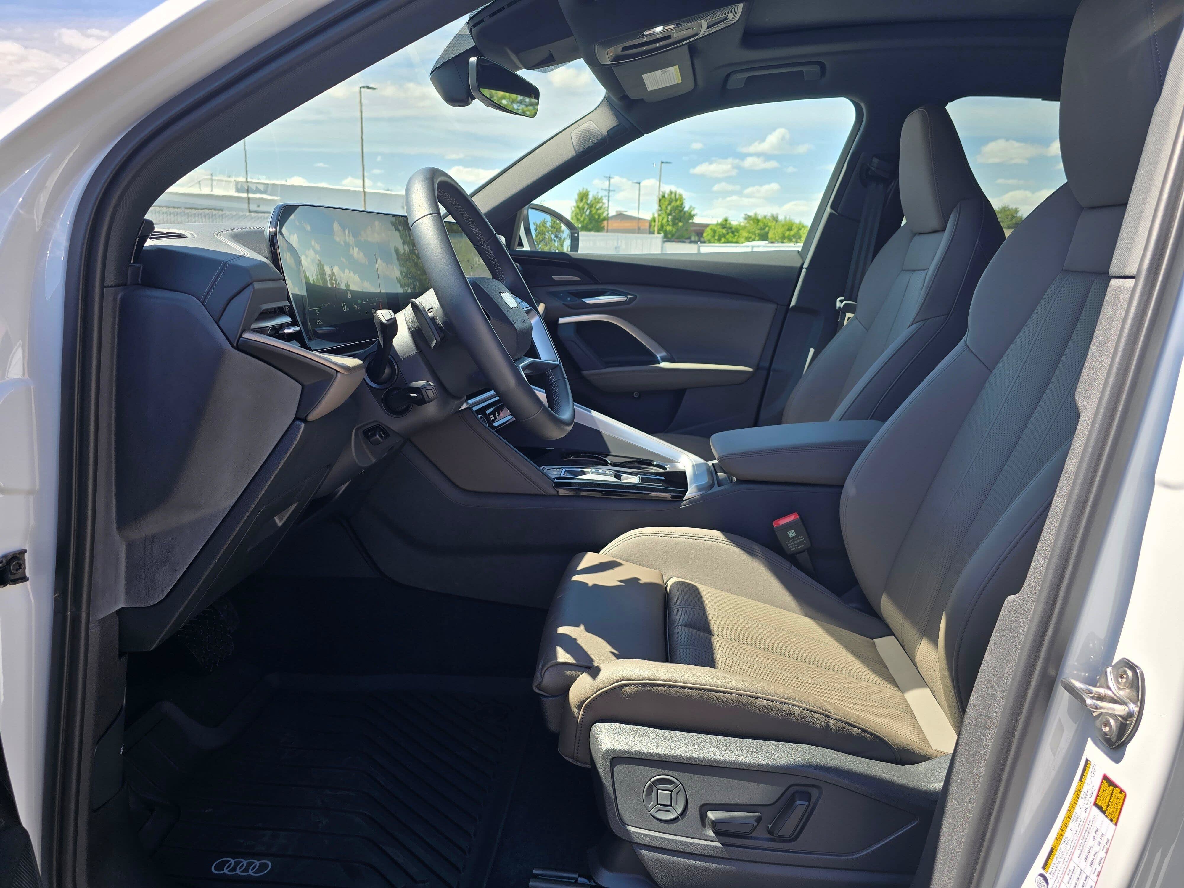 Certified 2025 Audi Q5 Premium Plus w/ Premium Plus AWD/4WD image 10