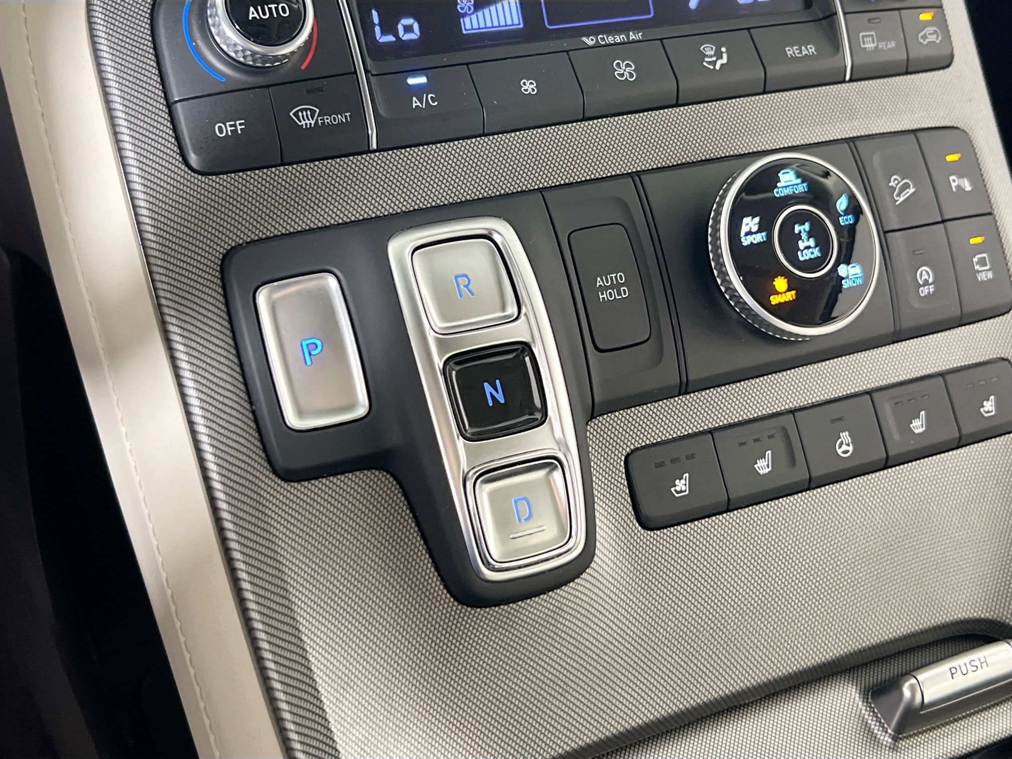 Used 2020 Hyundai Palisade Limited w/ Winter Weather Package image 16