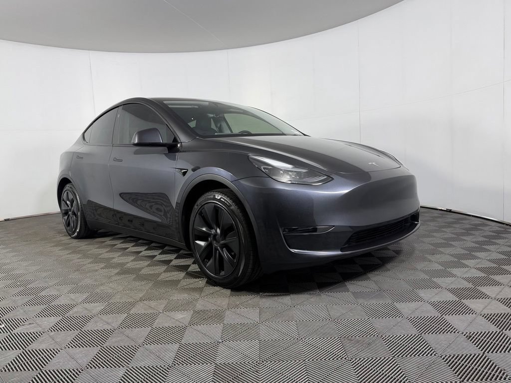 Used 2025 Tesla Model Y Long Range RWD image 4