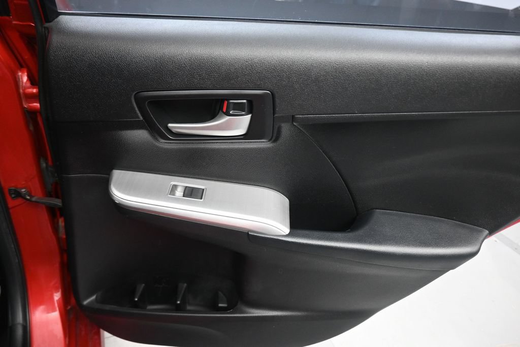 Used 2012 Toyota Camry SE FWD image 33