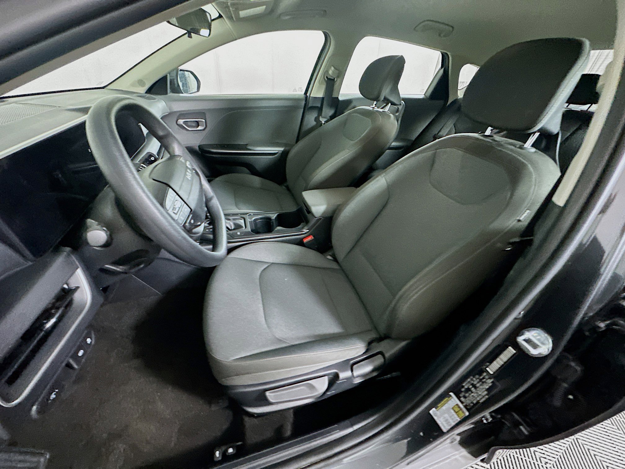 Used 2025 Kia K4 LXS image 13