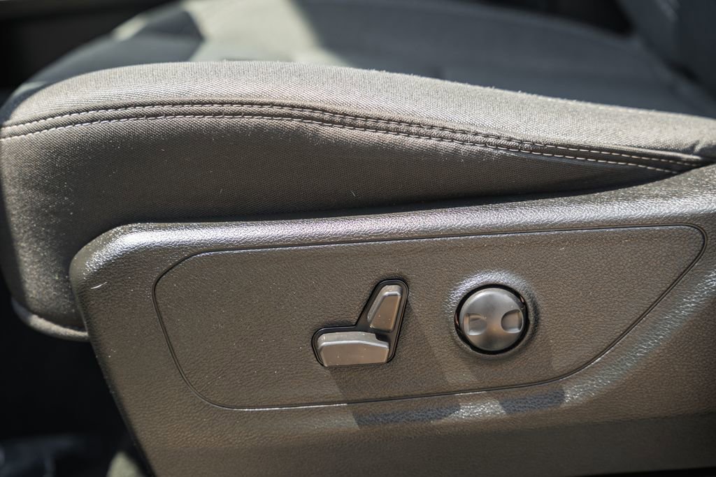 Used 2023 RAM 1500 Big Horn AWD/4WD image 42